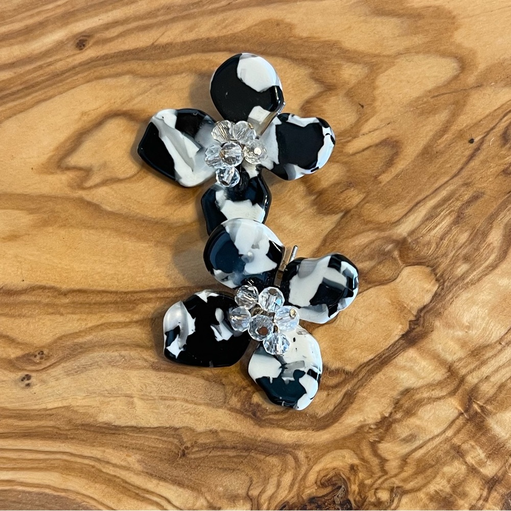 NWOT Lele Sadoughi black and white floral earrings